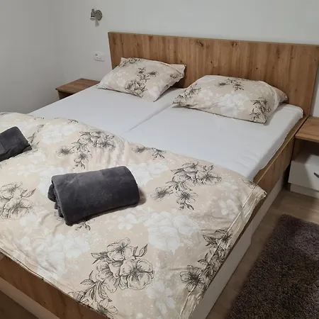 Villages Apartment *
